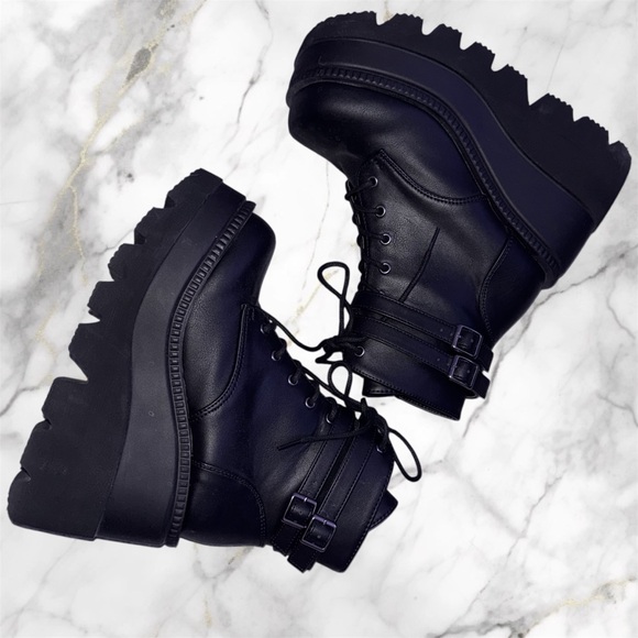 Demonia Shaker-52 Platform Boot - Picture 4 of 4